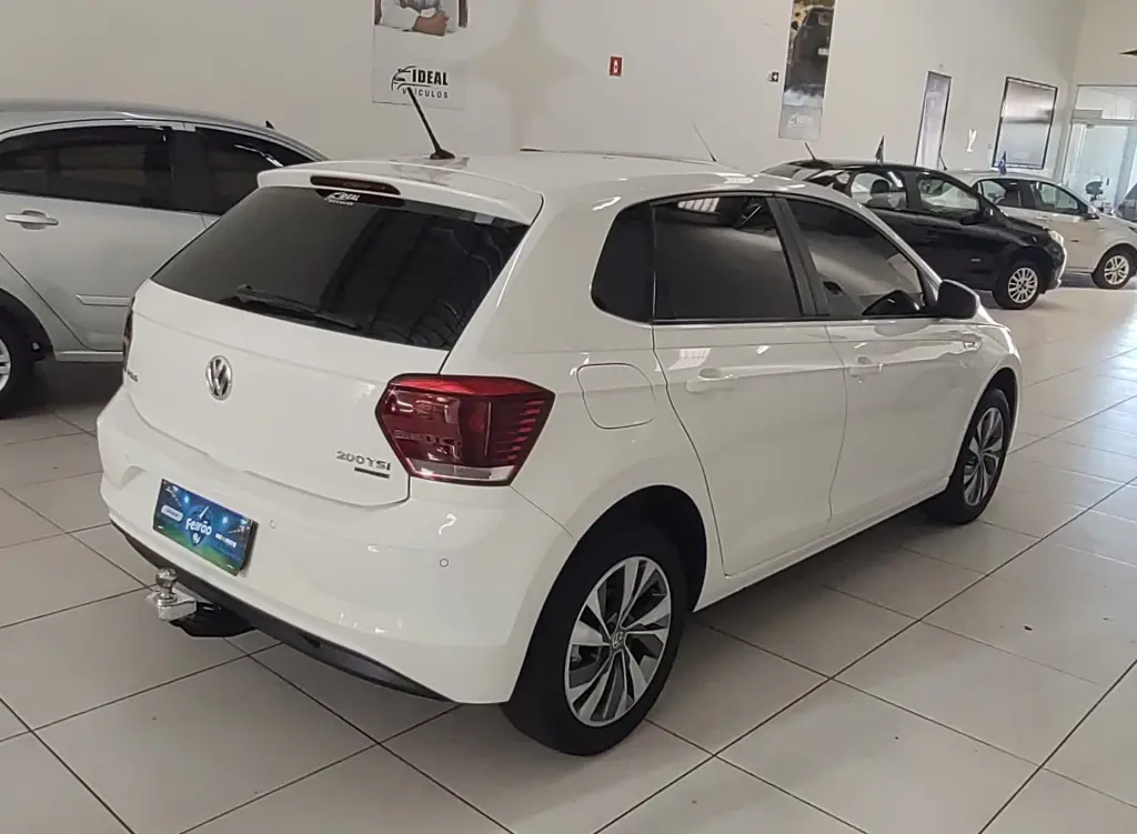 VOLKSWAGEN Polo Hatch - Foto