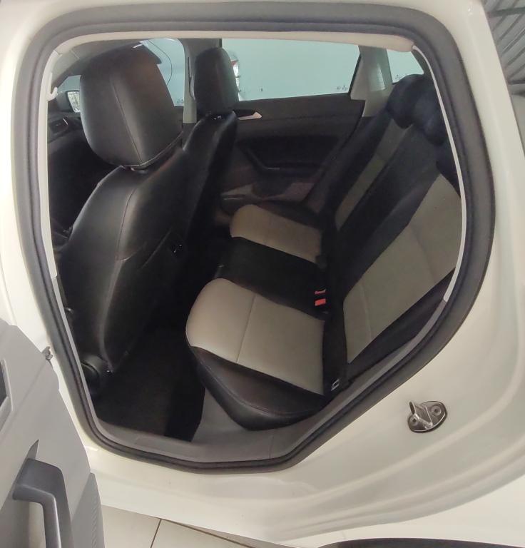 VOLKSWAGEN Polo Hatch - Foto