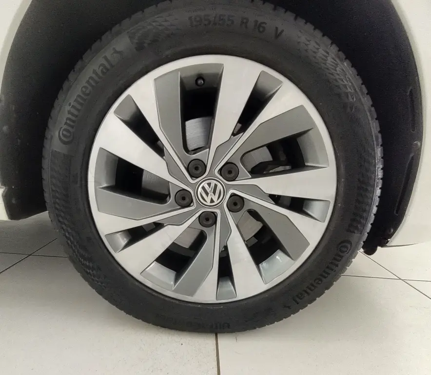VOLKSWAGEN Polo Hatch - Foto