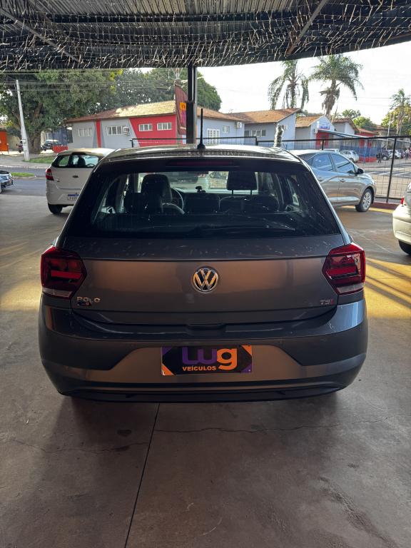 VOLKSWAGEN Polo Hatch - Foto
