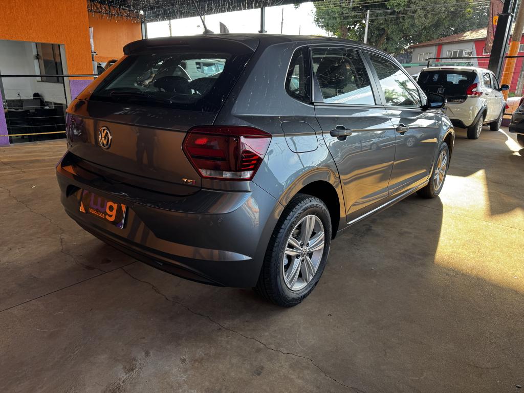 VOLKSWAGEN Polo Hatch - Foto