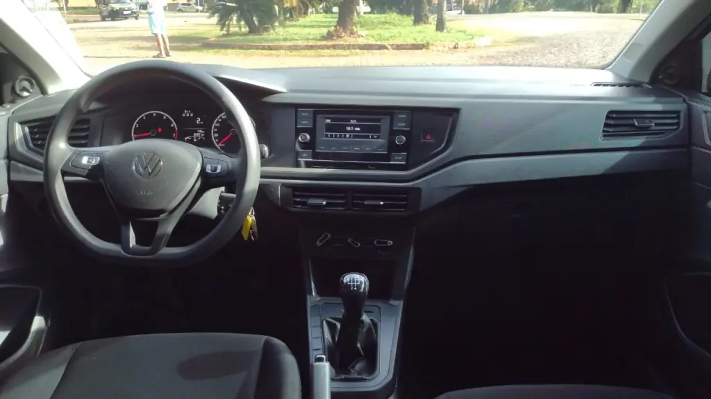 VOLKSWAGEN Polo Hatch - Foto