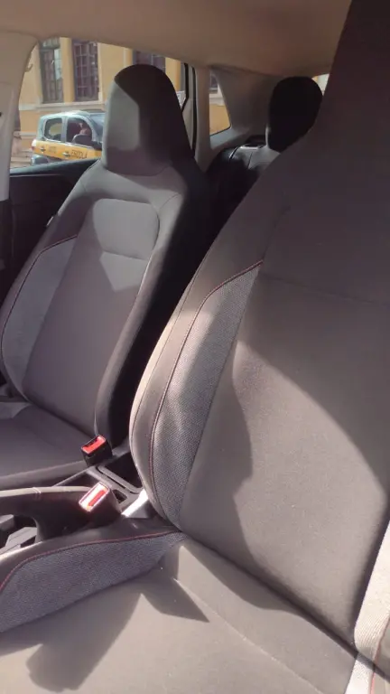 VOLKSWAGEN Polo Hatch - Foto