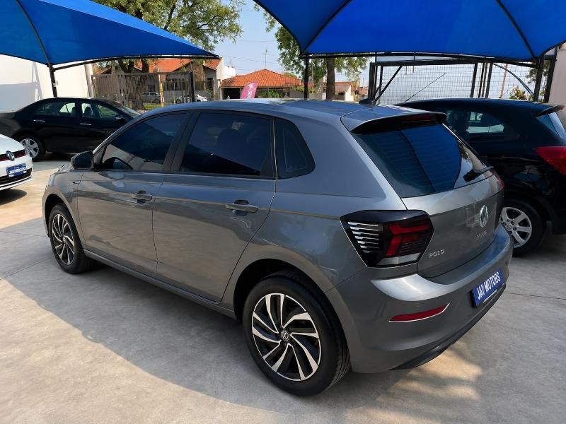 VOLKSWAGEN Polo Hatch - Foto