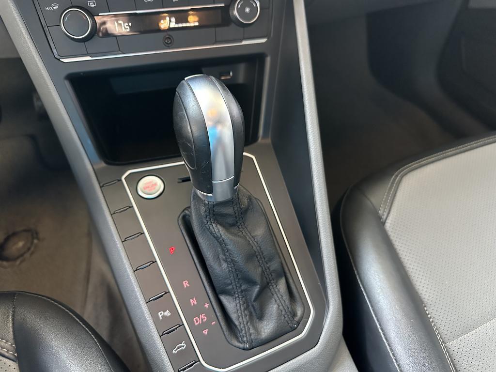 VOLKSWAGEN Polo Hatch - Foto