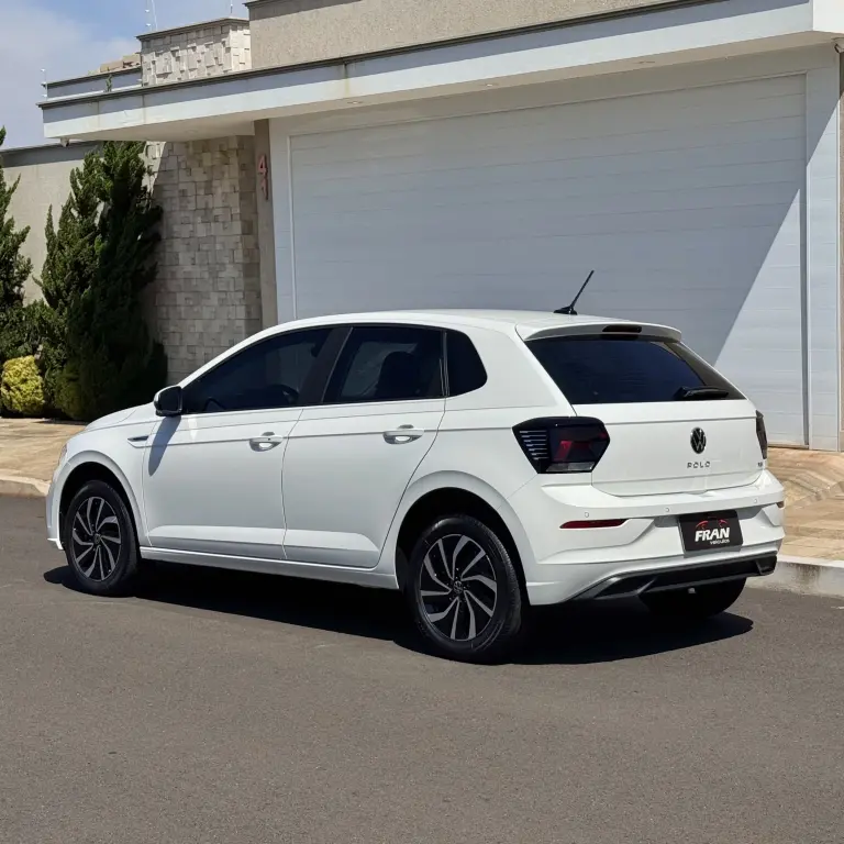 VOLKSWAGEN Polo Hatch - Foto