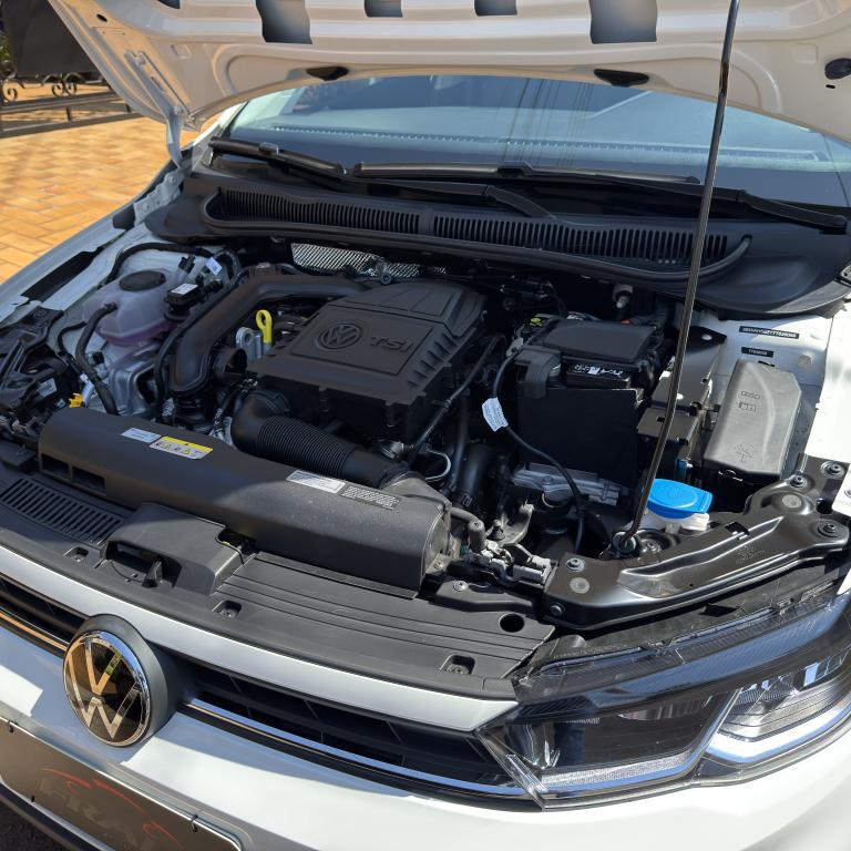 VOLKSWAGEN Polo Hatch - Foto