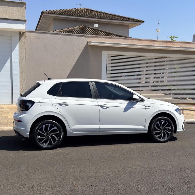 VOLKSWAGEN Polo Hatch - Foto