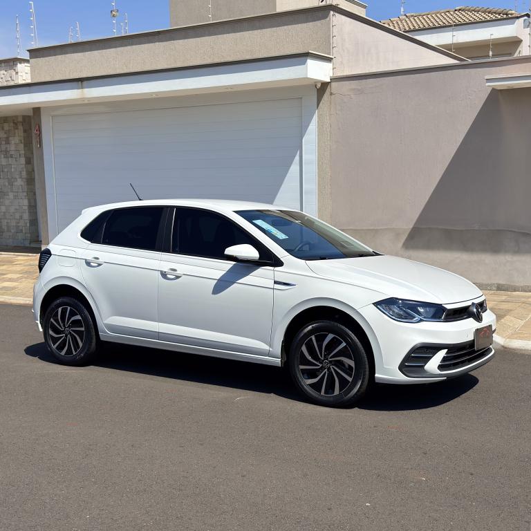 VOLKSWAGEN Polo Hatch - Foto