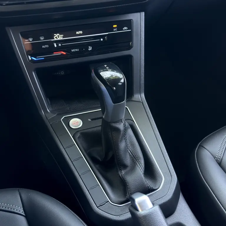 VOLKSWAGEN Polo Hatch - Foto