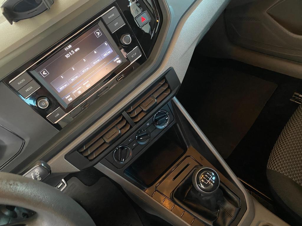 VOLKSWAGEN Polo Hatch - Foto