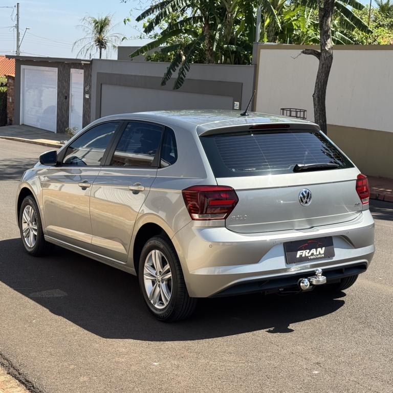 VOLKSWAGEN Polo Hatch - Foto