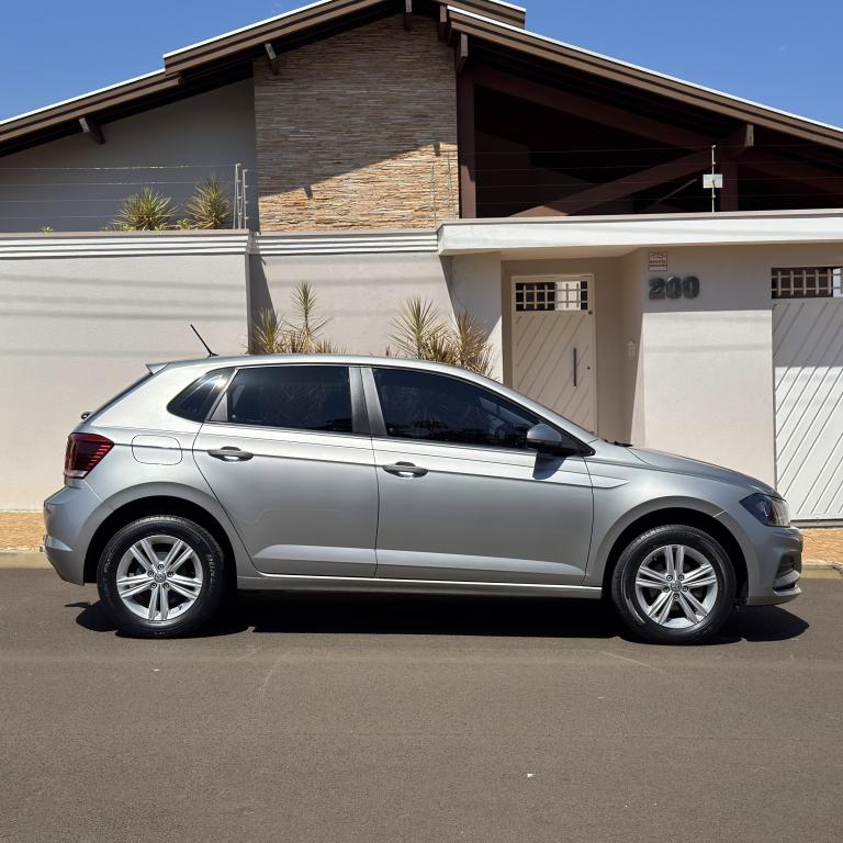 VOLKSWAGEN Polo Hatch - Foto