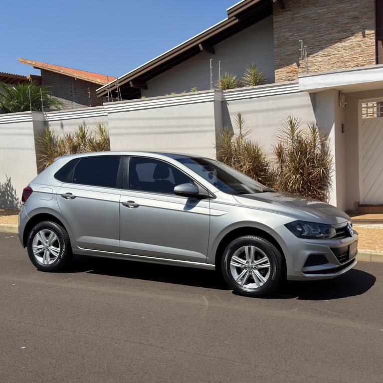 VOLKSWAGEN Polo Hatch - Foto