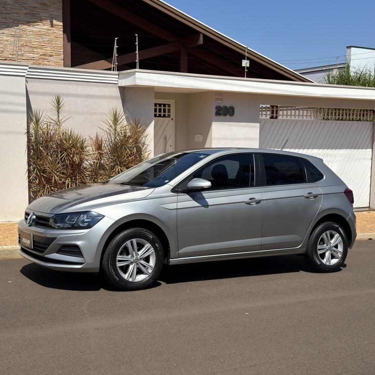 VOLKSWAGEN Polo Hatch - Foto