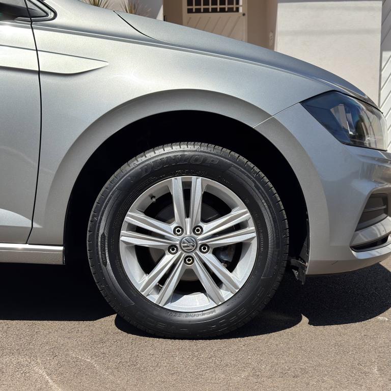 VOLKSWAGEN Polo Hatch - Foto