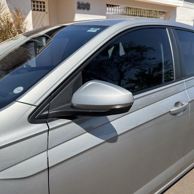 VOLKSWAGEN Polo Hatch - Foto