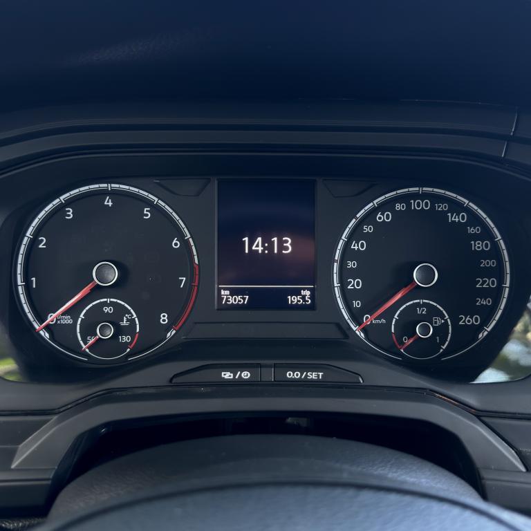 VOLKSWAGEN Polo Hatch - Foto