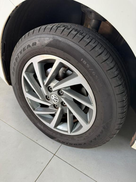 VOLKSWAGEN Polo Hatch - Foto