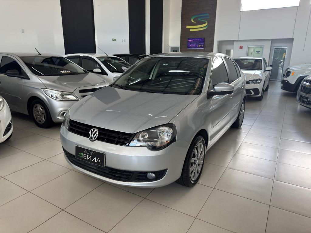 VOLKSWAGEN Polo Sedan - Foto