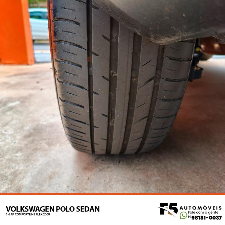 VOLKSWAGEN Polo Sedan - Foto