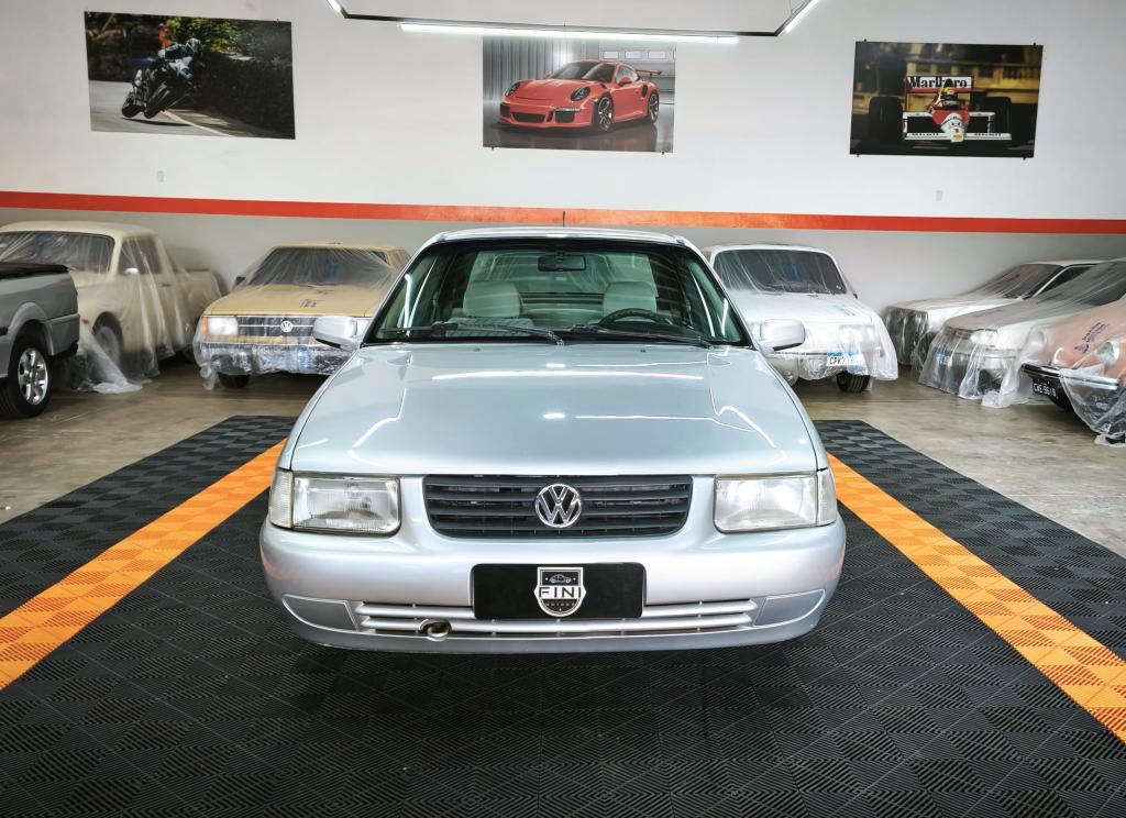 VOLKSWAGEN Santana - Foto