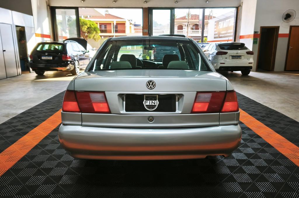 VOLKSWAGEN Santana - Foto