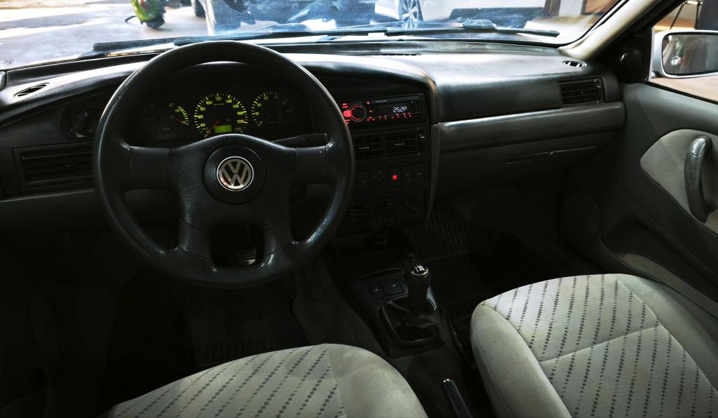 VOLKSWAGEN Santana - Foto