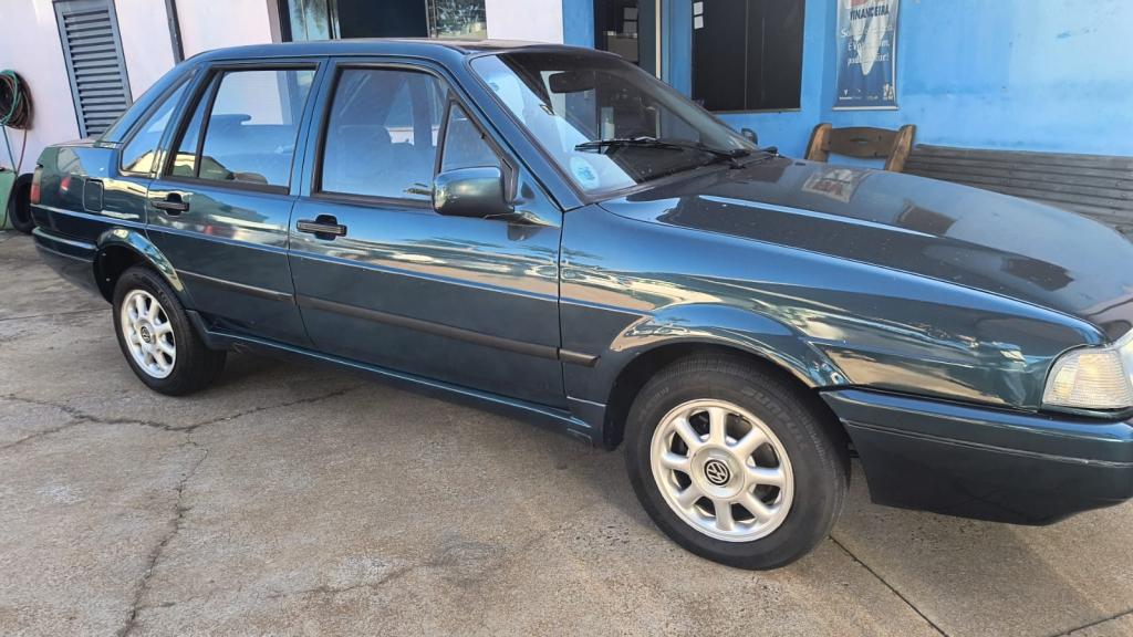 VOLKSWAGEN Santana - Foto