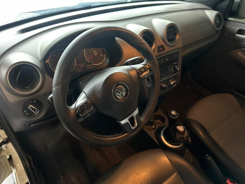 VOLKSWAGEN Saveiro - Foto