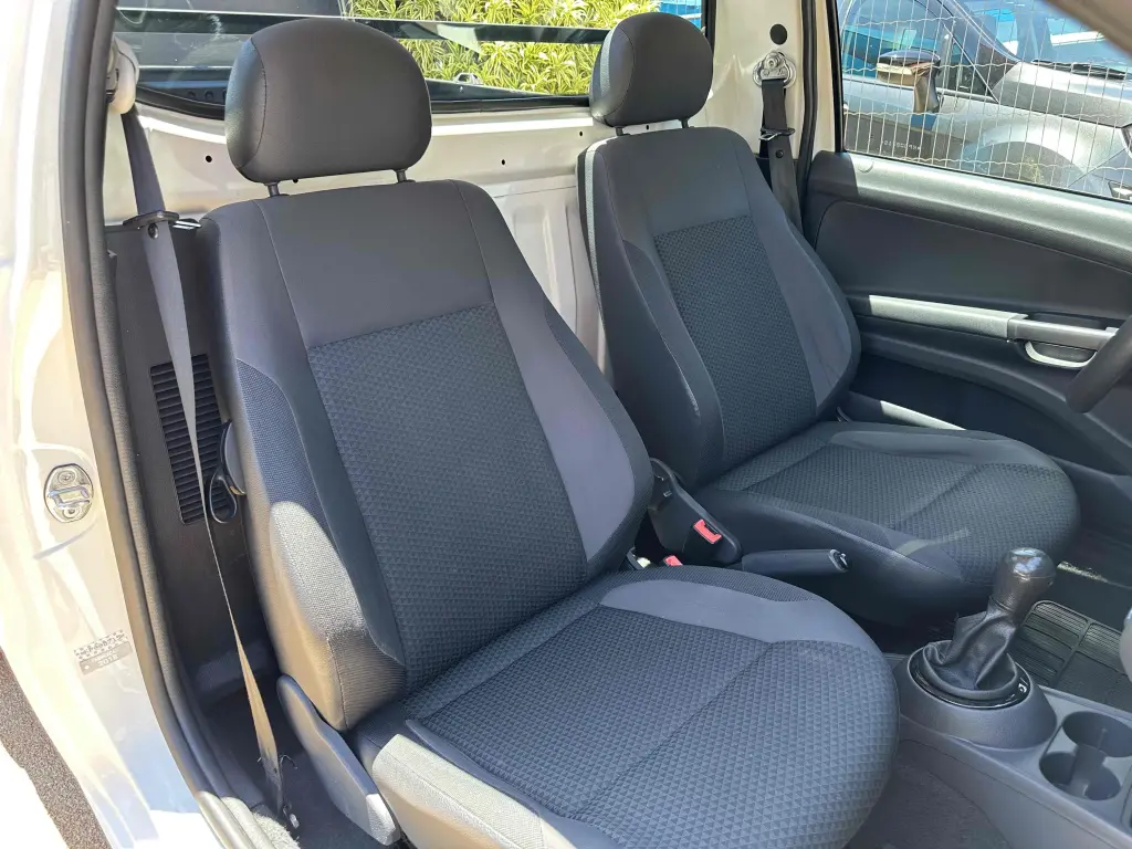 VOLKSWAGEN Saveiro - Foto