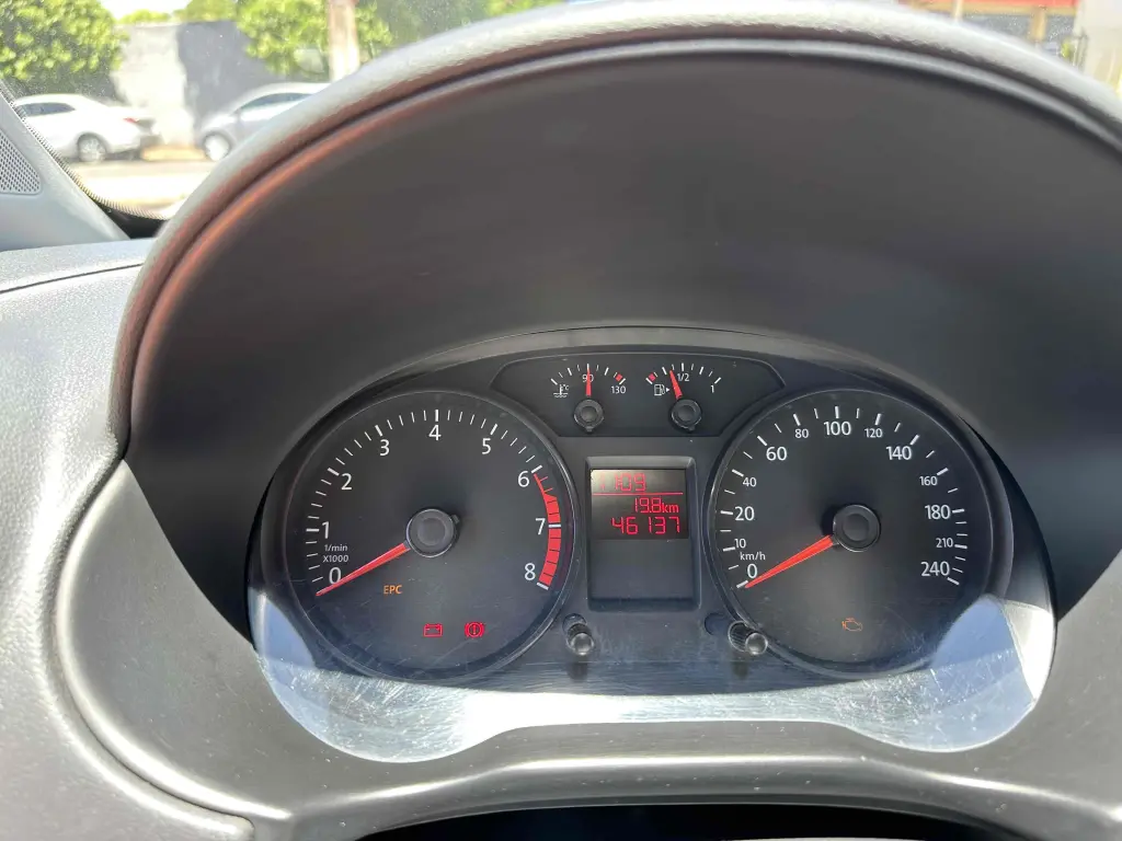 VOLKSWAGEN Saveiro - Foto