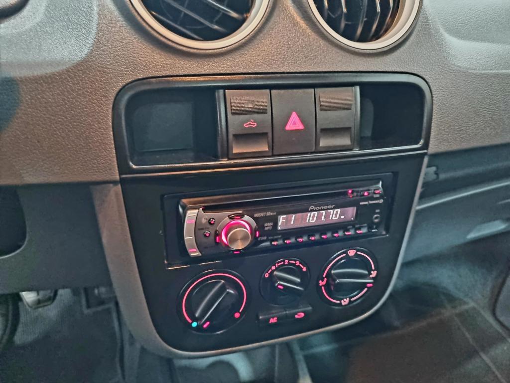 VOLKSWAGEN Saveiro - Miniatura