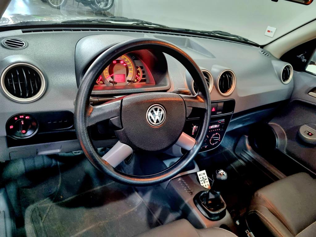 VOLKSWAGEN Saveiro - Foto