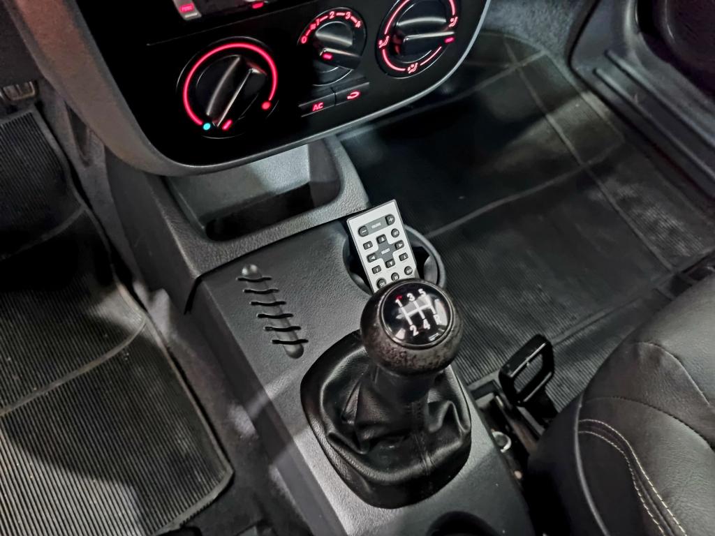 VOLKSWAGEN Saveiro - Foto