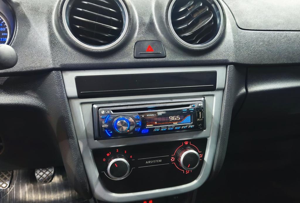 VOLKSWAGEN Saveiro - Foto