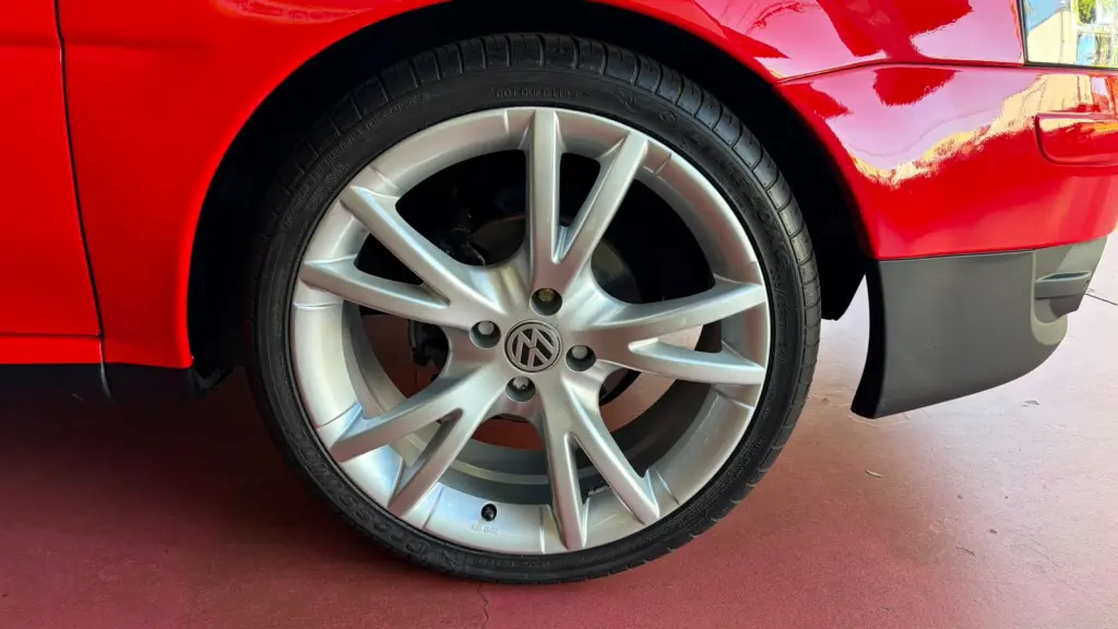 VOLKSWAGEN Saveiro - Foto