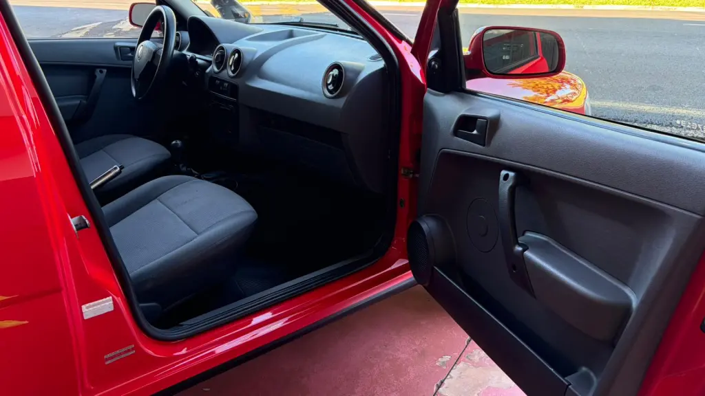 VOLKSWAGEN Saveiro - Foto