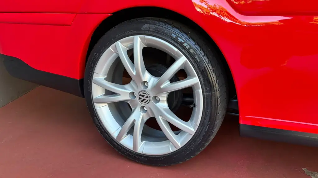 VOLKSWAGEN Saveiro - Foto