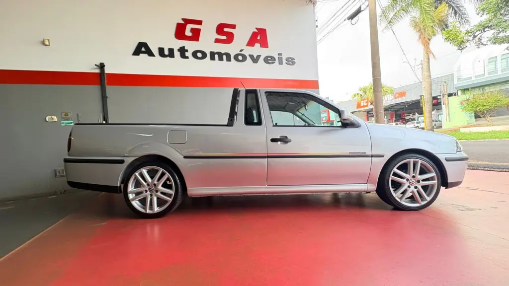 VOLKSWAGEN Saveiro - Foto