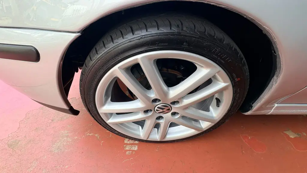VOLKSWAGEN Saveiro - Foto