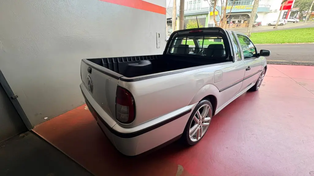 VOLKSWAGEN Saveiro - Foto