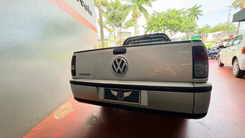 VOLKSWAGEN Saveiro - Foto