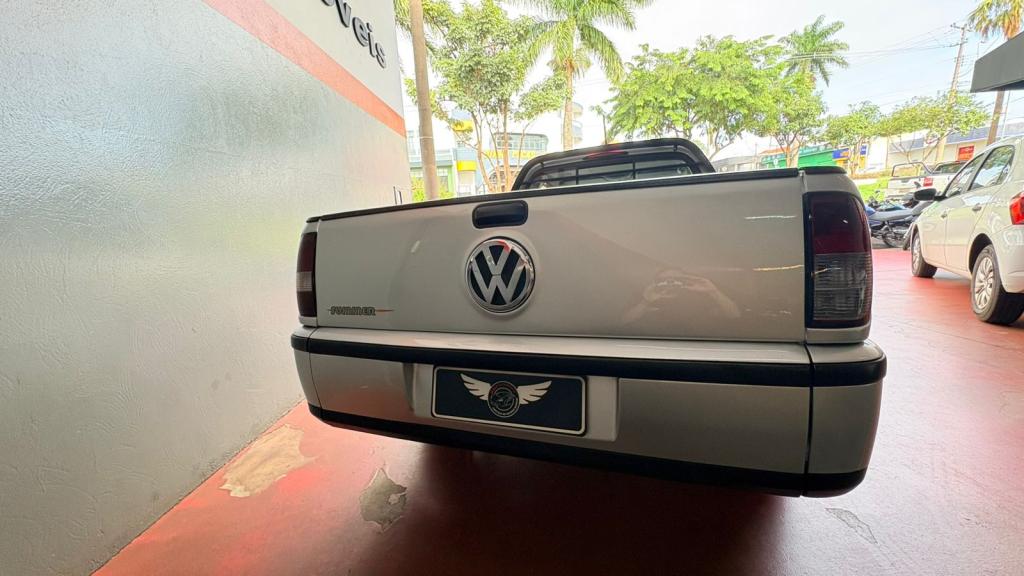 VOLKSWAGEN Saveiro - Foto