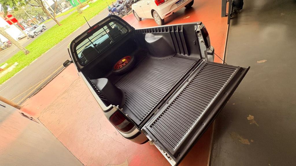 VOLKSWAGEN Saveiro - Foto