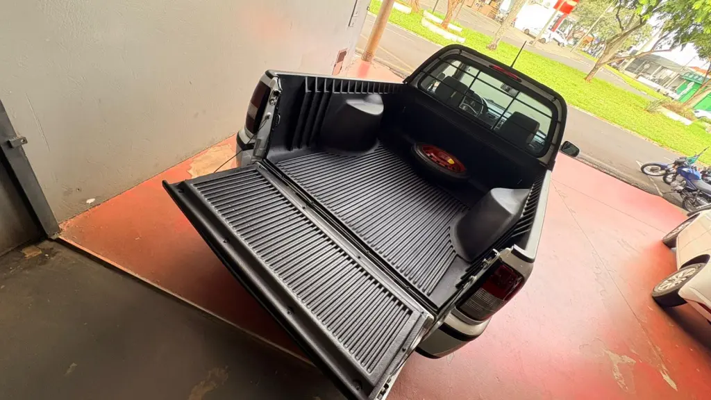 VOLKSWAGEN Saveiro - Foto