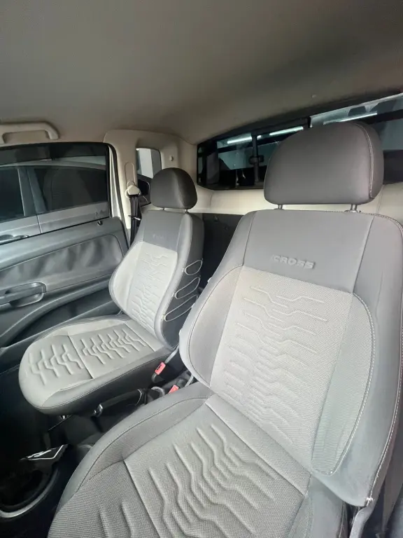 VOLKSWAGEN Saveiro - Foto