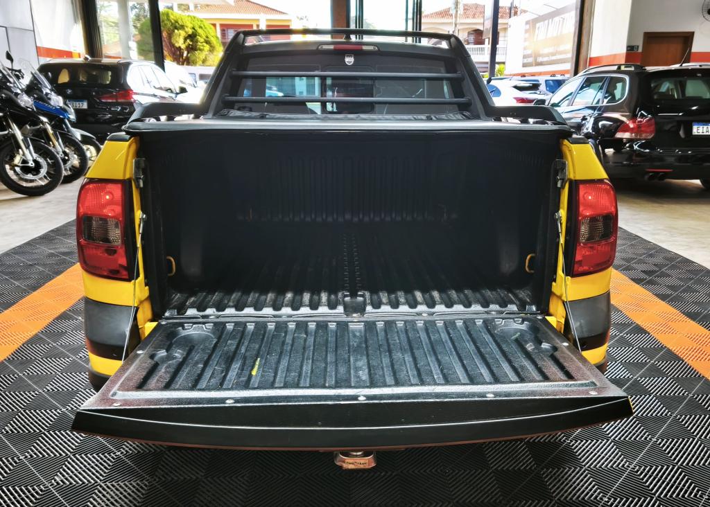 VOLKSWAGEN Saveiro - Foto