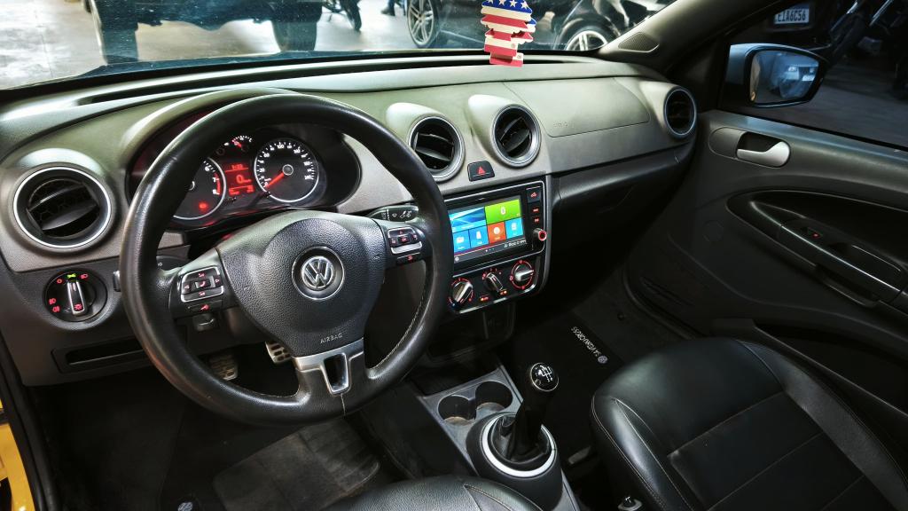 VOLKSWAGEN Saveiro - Foto