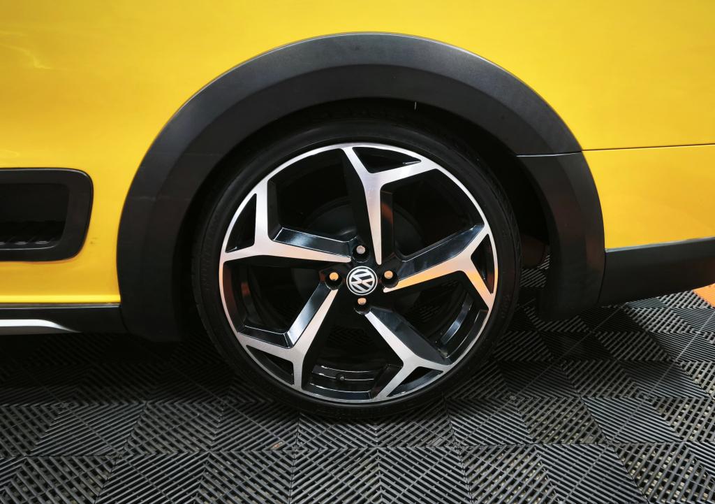 VOLKSWAGEN Saveiro - Foto